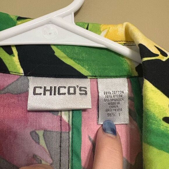 Chico’s Long Sleeve MultiColor Button Floral Blazer Jacket Size 1/Medium/8 - Picture 3 of 9